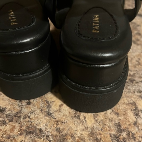 PATINA black leather sandals size 8.5. Excellent condition. Only wore few times - Picture 7 of 7